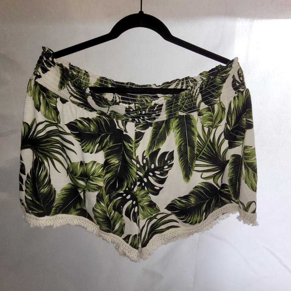 No boundries Tropical Leaf Print Shorts
